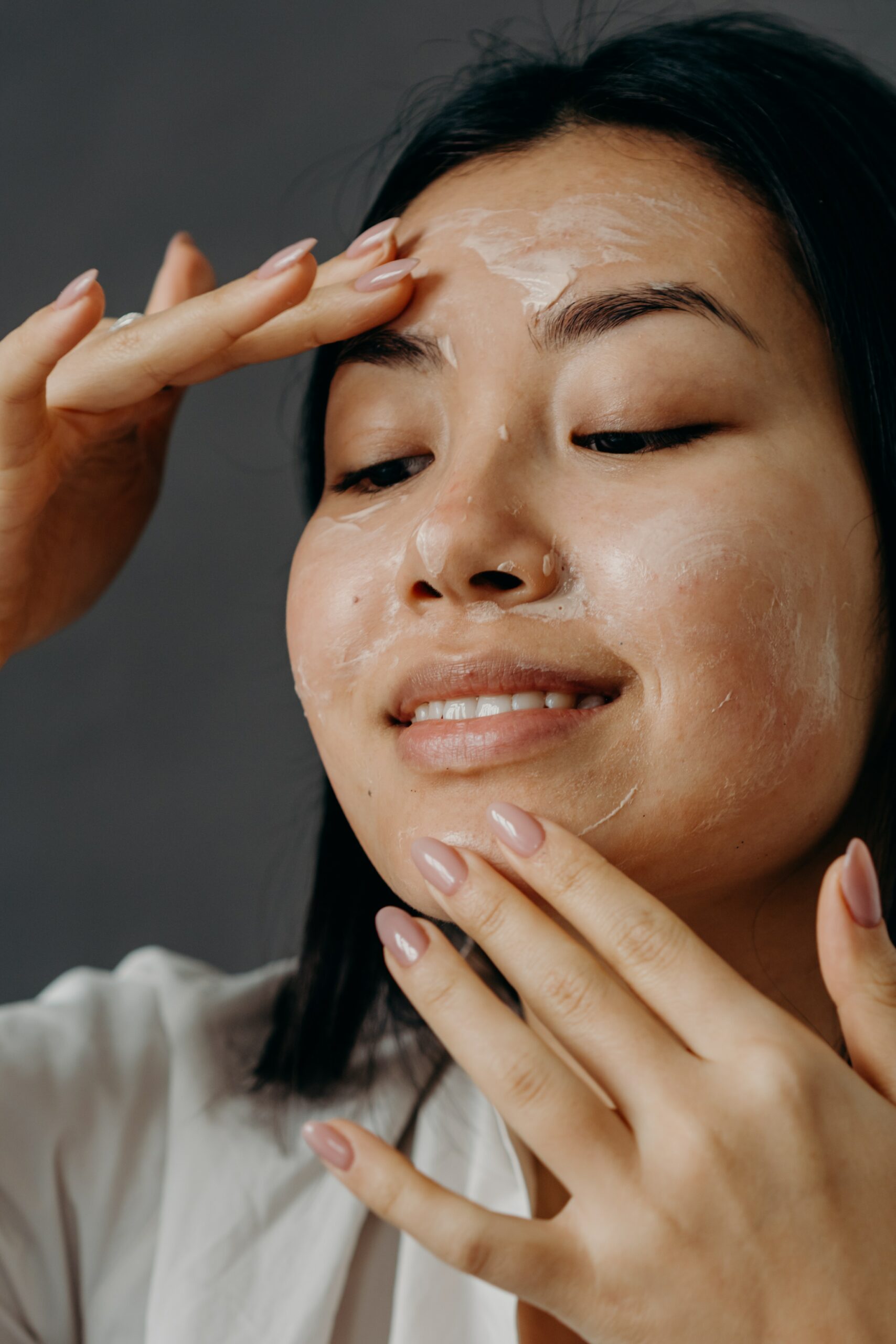 Exfoliate and wash your face frequently to treta fungal acne
